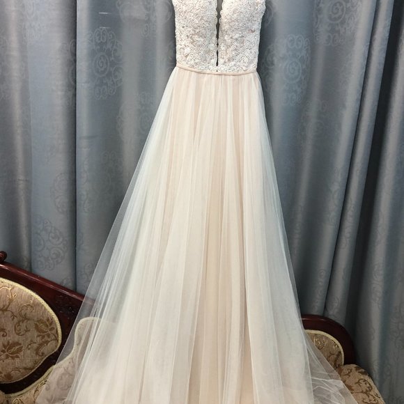 NEW Stella York for Essense of Australia Blush Lace Halter Wedding Dress Size 2 - Picture 6 of 11